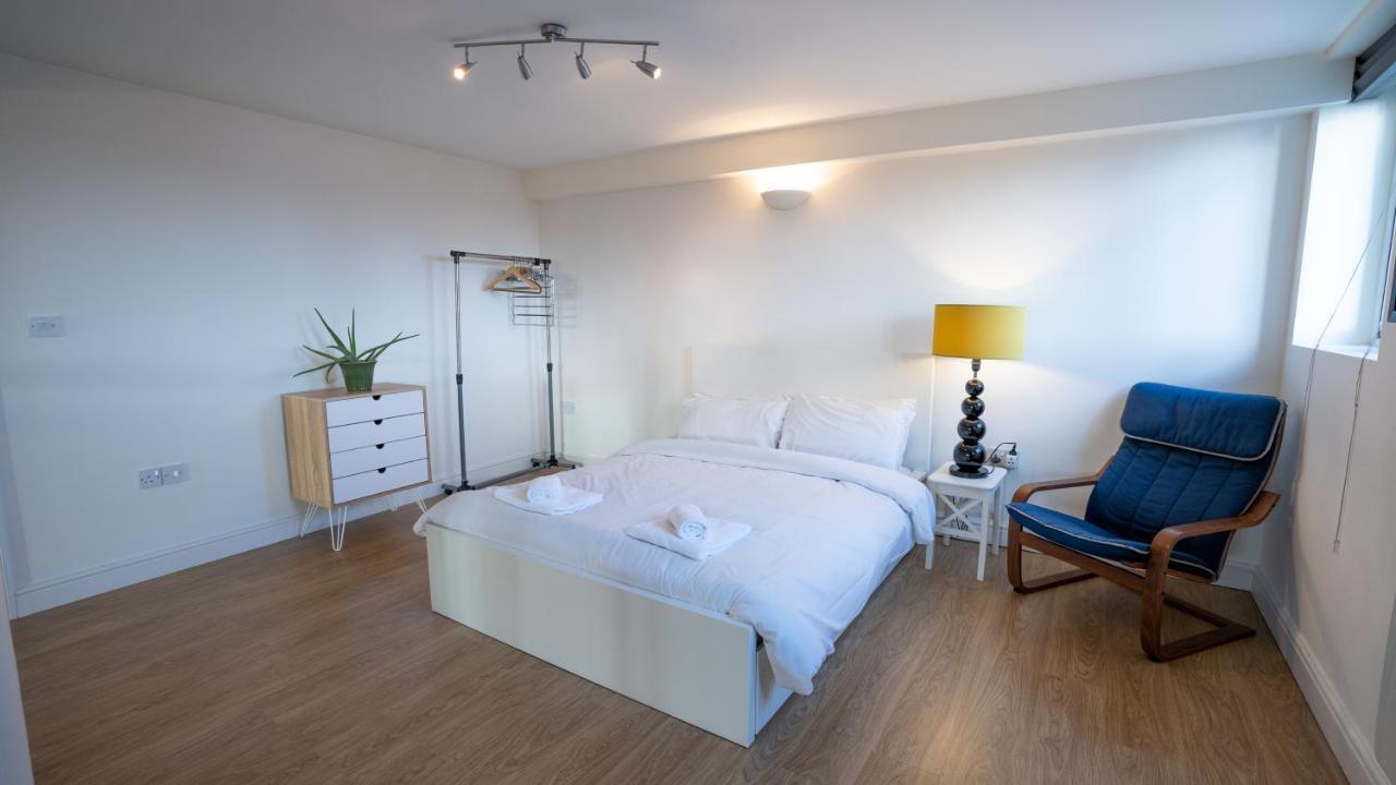 Stunning Mezzanine Apartment Near City Centre Кардифф Экстерьер фото