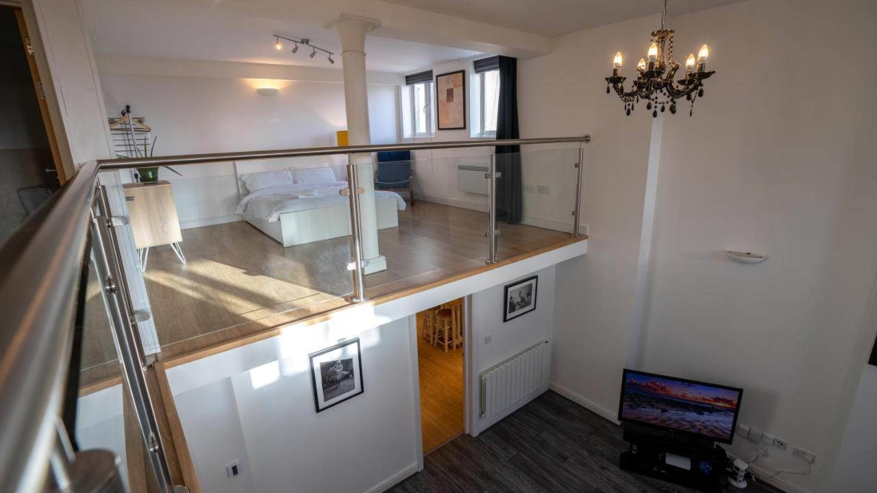 Stunning Mezzanine Apartment Near City Centre Кардифф Экстерьер фото