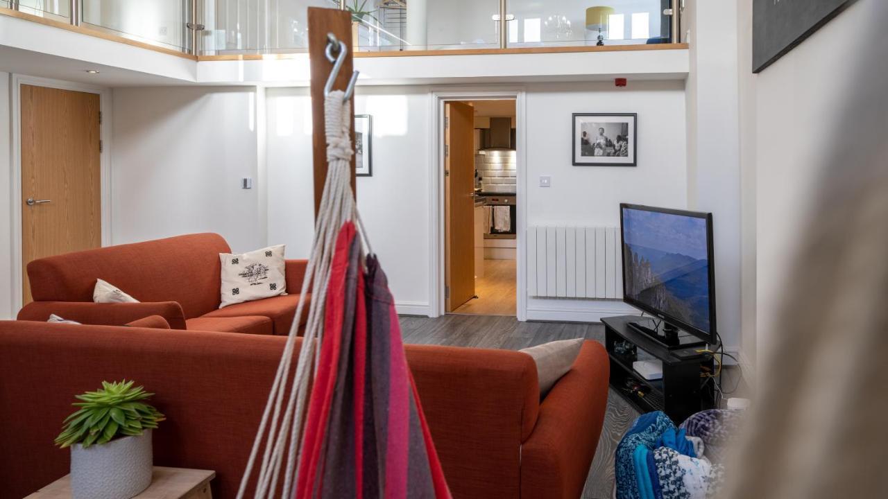Stunning Mezzanine Apartment Near City Centre Кардифф Экстерьер фото